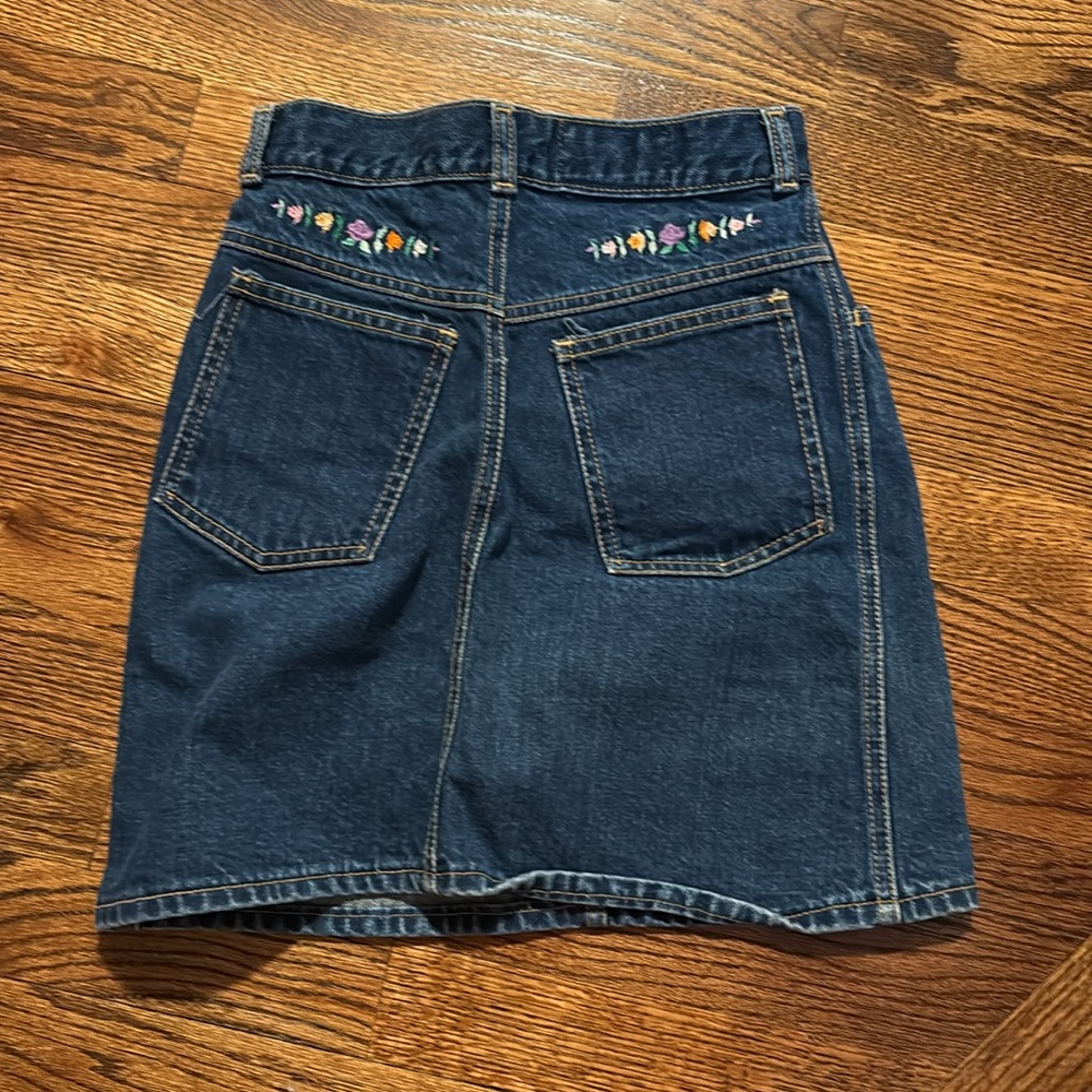 Street Worn | Vintage Denim Skirt Floral‎ Embroidery Sz 8 - Picture 2 of 4